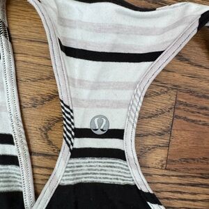 Lululemon work out top striped